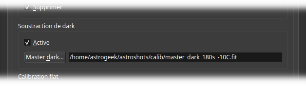 Interface logicielle affichant les options pour utiliser la soustraction de dark et changer le chemin du master dark.